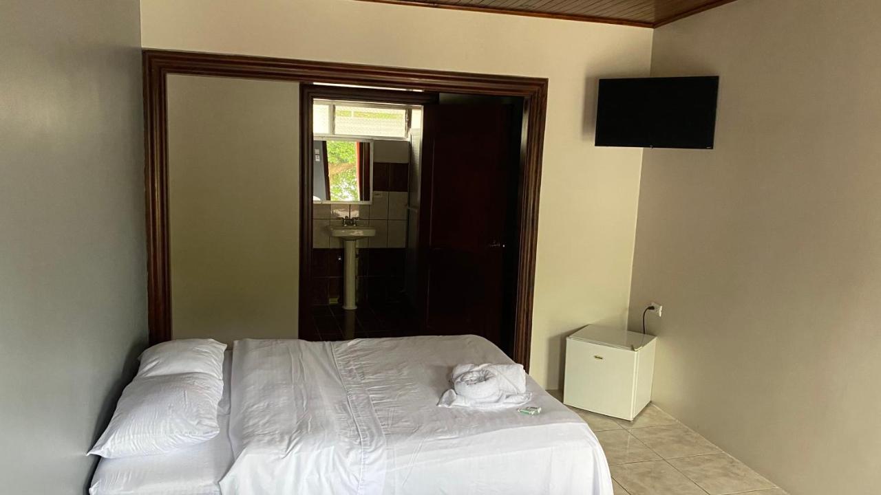 Hotel Puerto San Luis Tilarán Zewnętrze zdjęcie