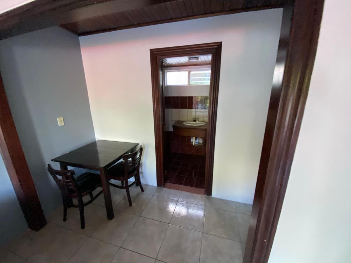 Hotel Puerto San Luis Tilarán Zewnętrze zdjęcie