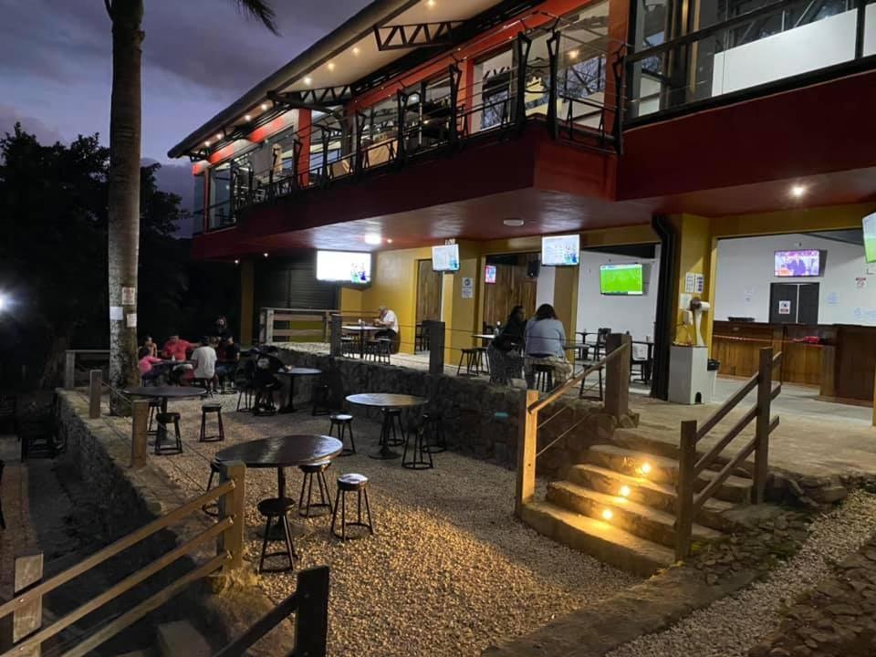 Hotel Puerto San Luis Tilarán Zewnętrze zdjęcie
