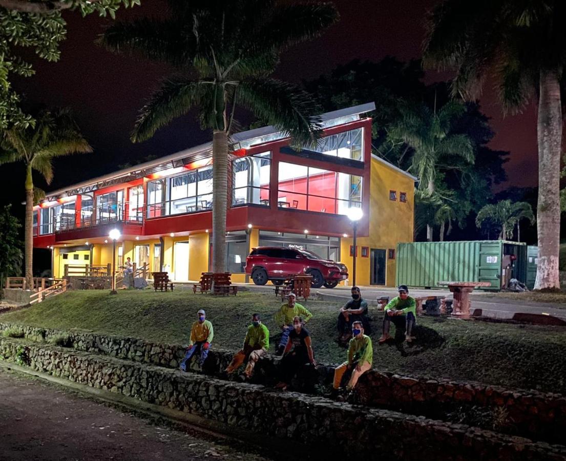 Hotel Puerto San Luis Tilarán Zewnętrze zdjęcie